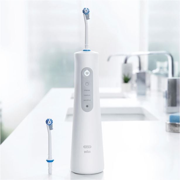 ZOBNA PRHA ORALB AQUACARE PRO EXPERT 6