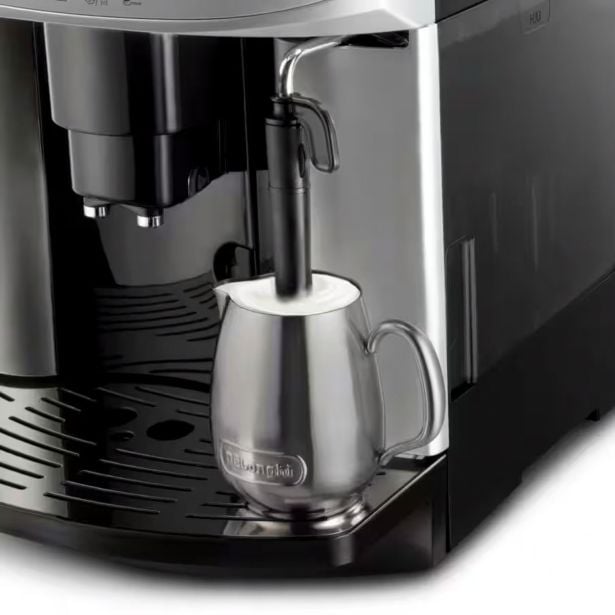 KAVNI ESPRESSO AVTOMAT DELONGHI ESAM 3200 S