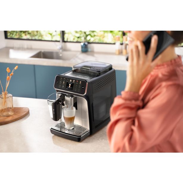 KAVNI ESPRESSO AVTOMAT PHILIPS EP5543/90