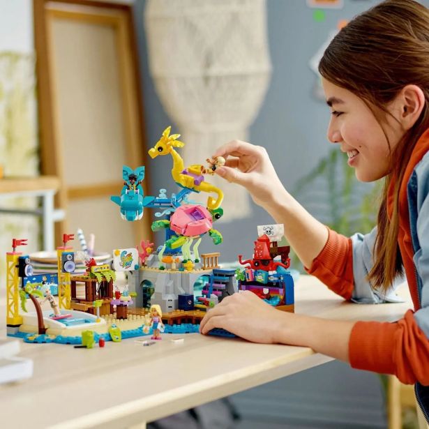 KOCKE LEGO FRIENDS ZABAVIŠČNI PARK NA PLAŽI 41737