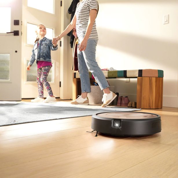 ROBOTSKI SESALNIK IROBOT ROOMBA J9158