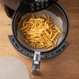 PRIPOMOČEK ZA PEKO NOSTIK PODLOGA ZA AIR FRYER PREMER 24 CM, 2 KOM